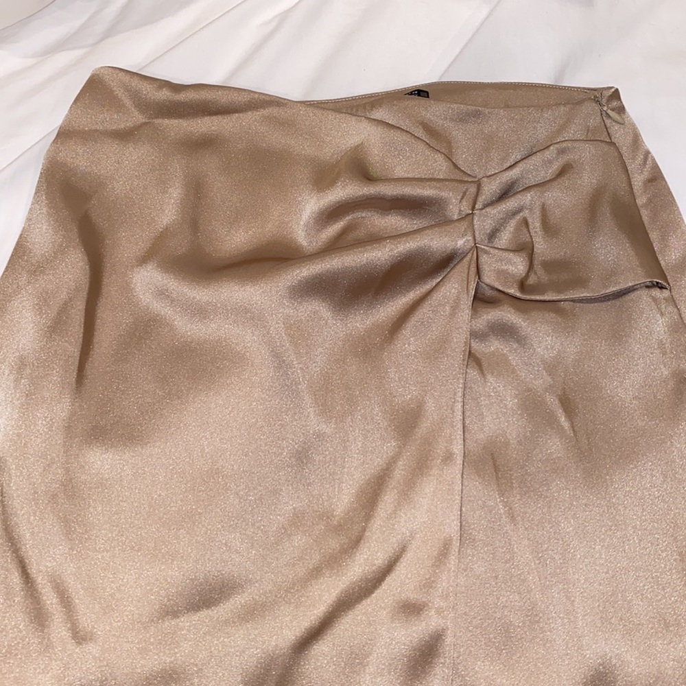 ZARA satin effect ruched skirt Champagne (small)
